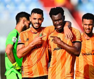 نهضة بركان ينهي موسم البطولة وصيفاً بفوز عريض على الدفاع الجديدي ويضمن مقعده الإفريقي